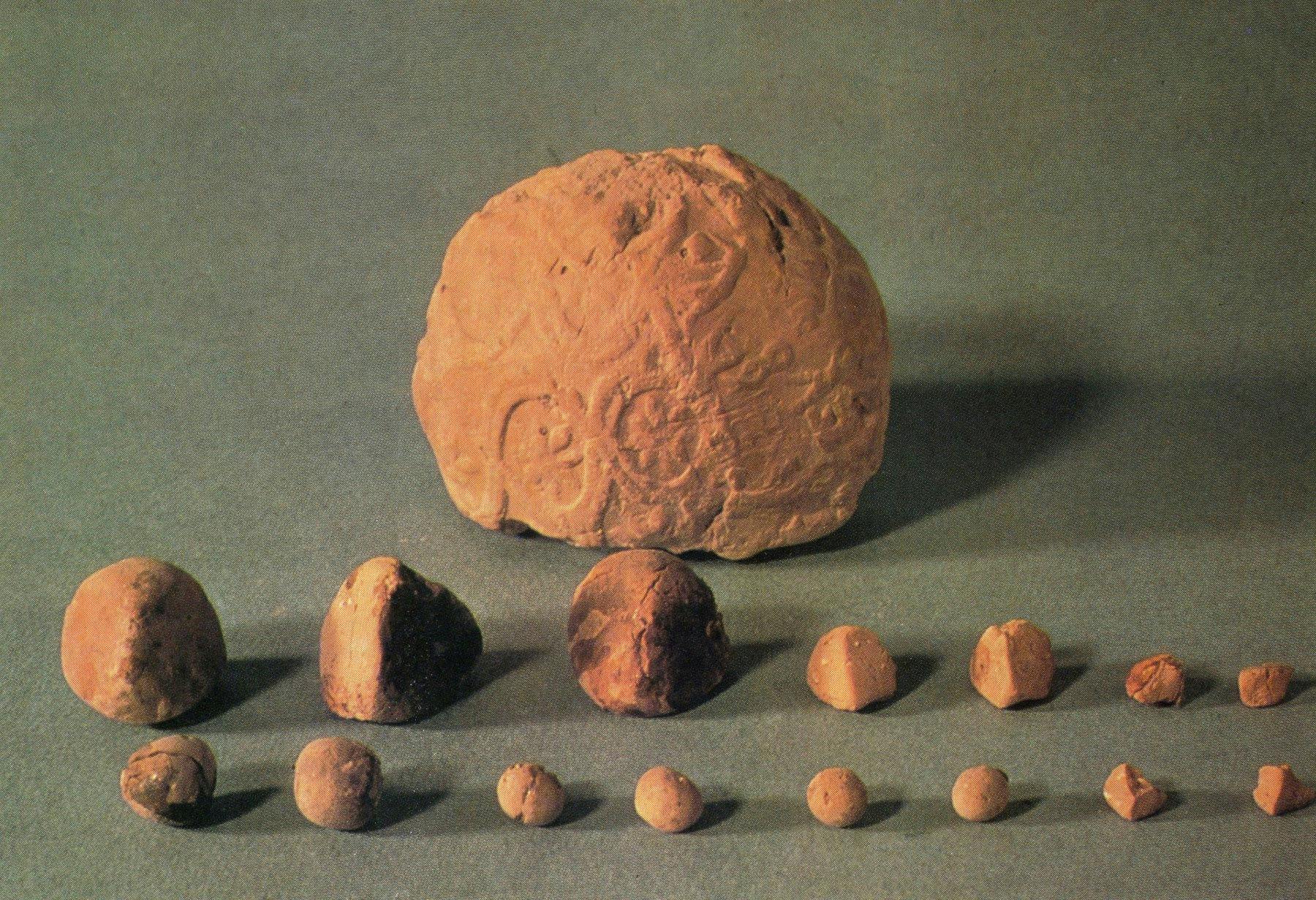 Mesopotamian clay tokens that represented shapes and were used to count